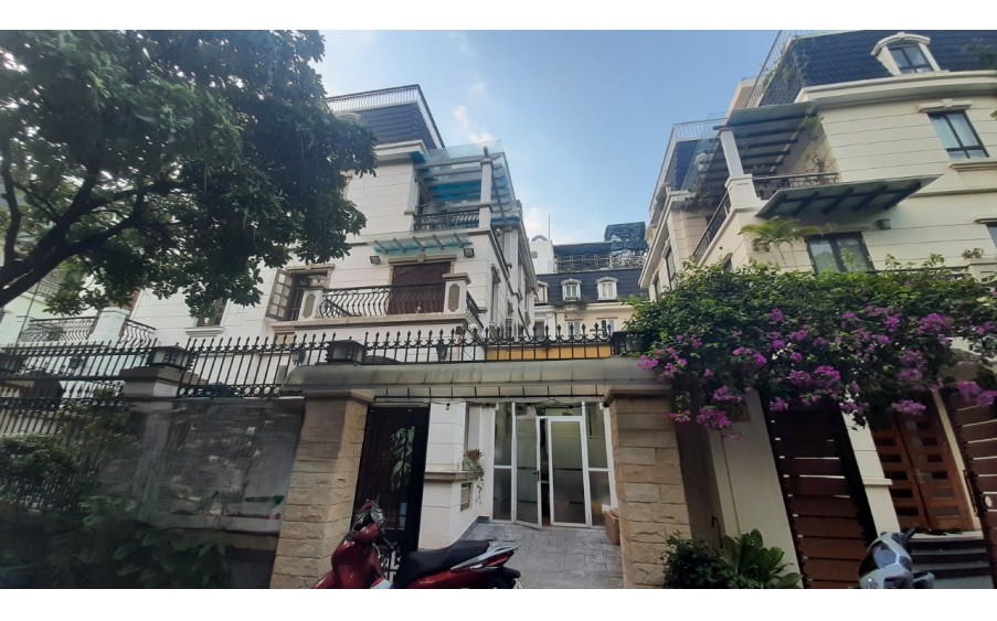CHO THUÊ CẢ TÒA BIỆT THỰ TÂY NAM BÁN ĐẢO LINH ĐÀM, 4 TẦNG, 180M2, 7 PHÒNG, 7 WC, GIÁ 35TR